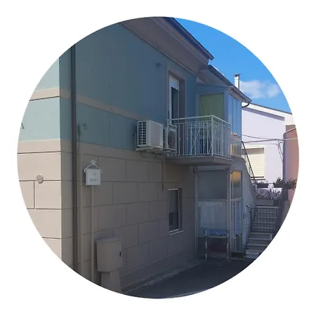 Un Posto Al Sole 4* نومانا